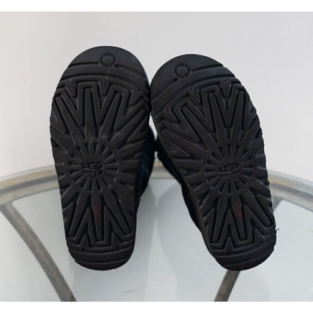 UGG | Cargo III w/Pockets 5918 Black Suede and Shearling Boots Womens Size 5 US - Picture 3 of 12